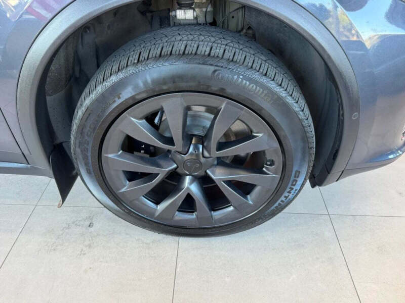 2023 Tesla Model X Standard Range