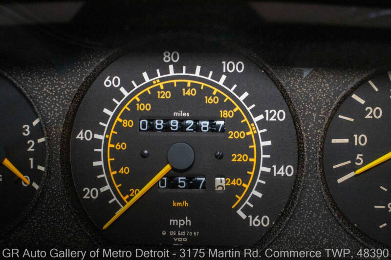 1991 Mercedes-Benz 560-Class 560 SEL