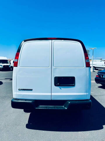 2023 Chevrolet Express 2500