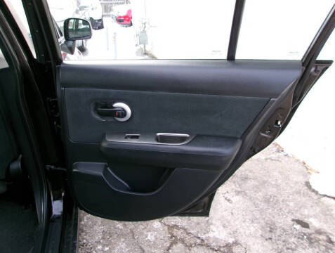 2012 Nissan Versa 1.8 S