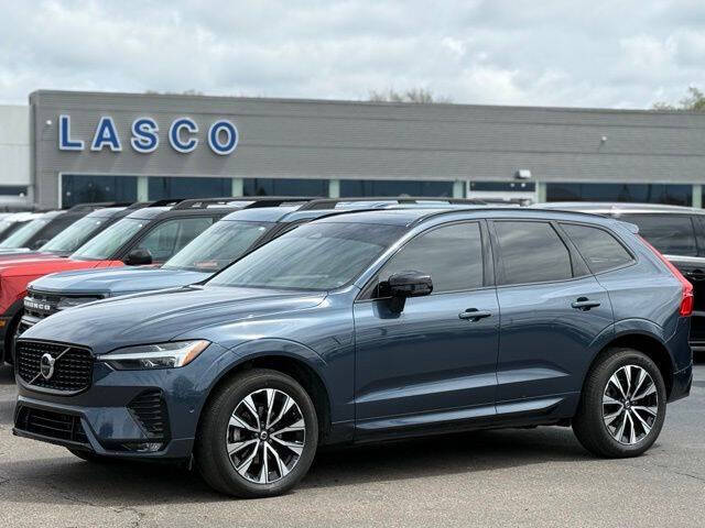 2023 Volvo XC60 B5 Plus Dark Theme
