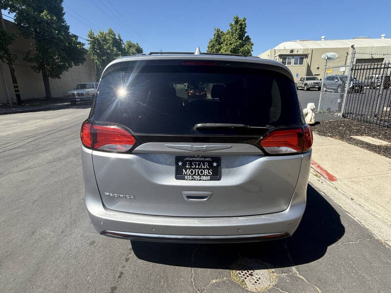 2017 Chrysler Pacifica Touring Plus