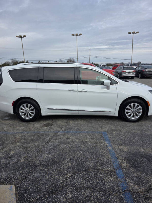 2020 Chrysler Pacifica Touring L