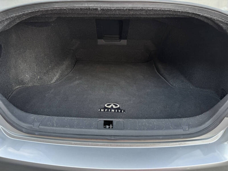 2013 Infiniti M37