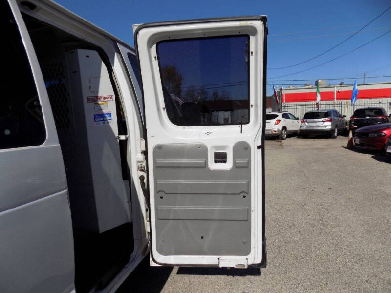 2005 Ford E-Series E-250
