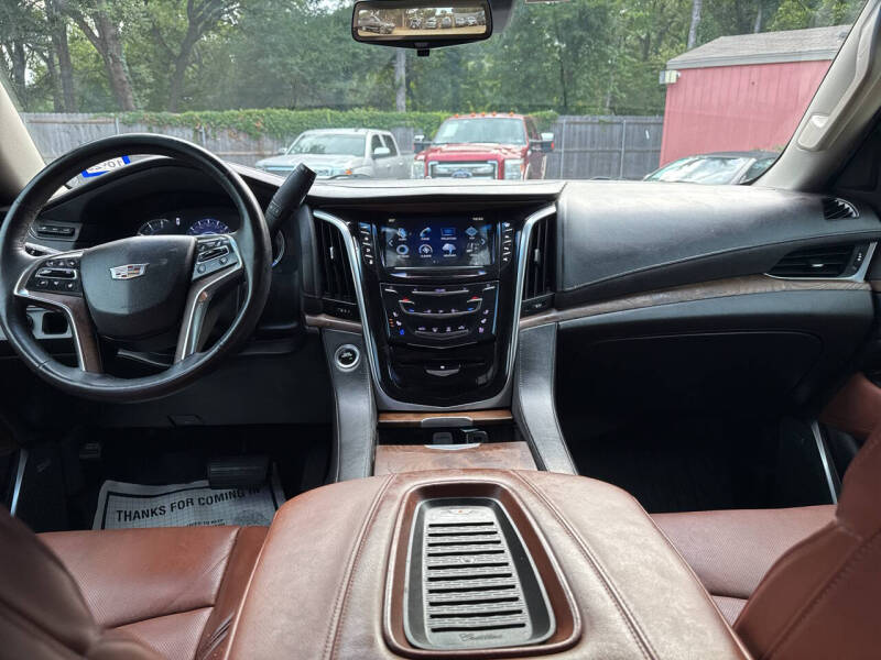2019 Cadillac Escalade Luxury