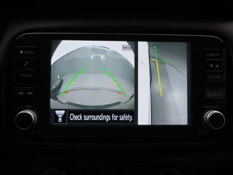 2022 Nissan Kicks SR