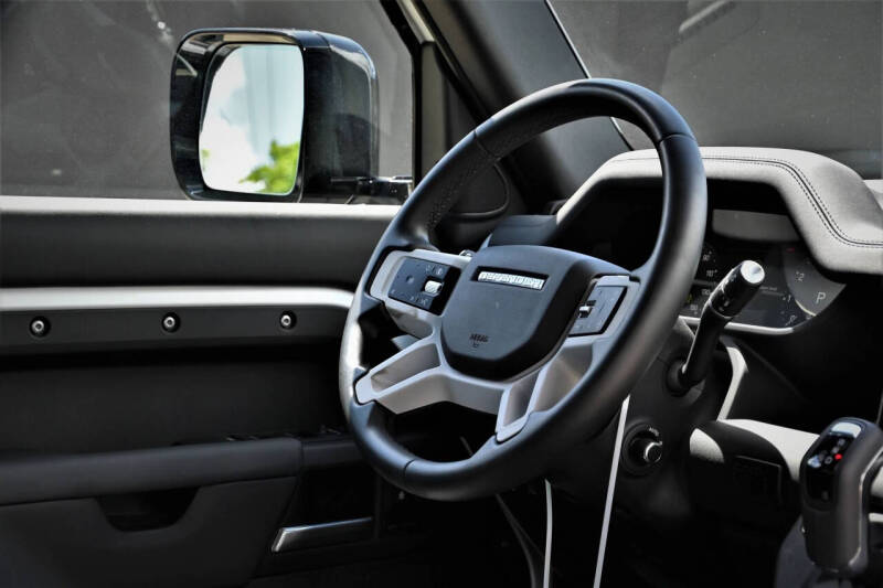 2025 Land Rover Defender 110 P300 S