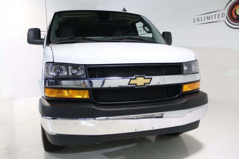 2025 Chevrolet Express LT 3500