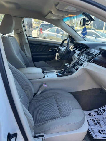 2011 Ford Taurus SEL