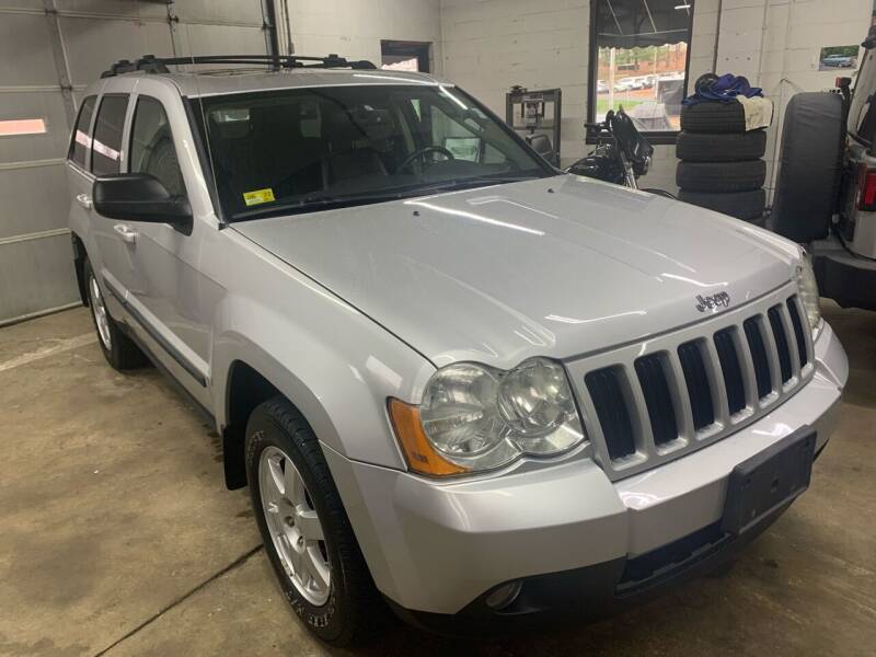 2009 Jeep Grand Cherokee for sale at QUINN'S AUTOMOTIVE in Leominster MA