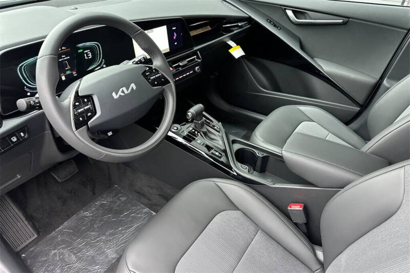 2025 Kia Niro EX