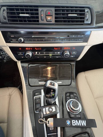 2012 BMW 5 Series 528i