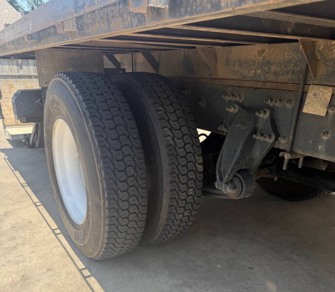 2020 Freightliner M2 106