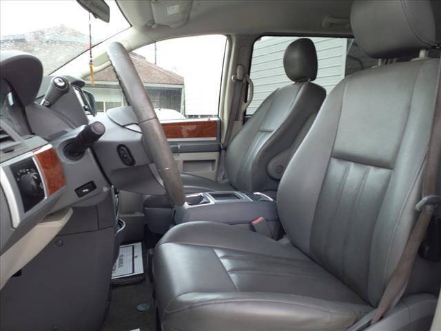 2009 Chrysler Town and Country for sale at Tri State Auto Sales in Cincinnati, OH