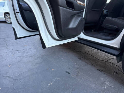 2019 GMC Acadia SLE-2