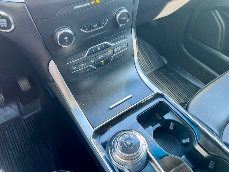 2020 Ford Edge SEL