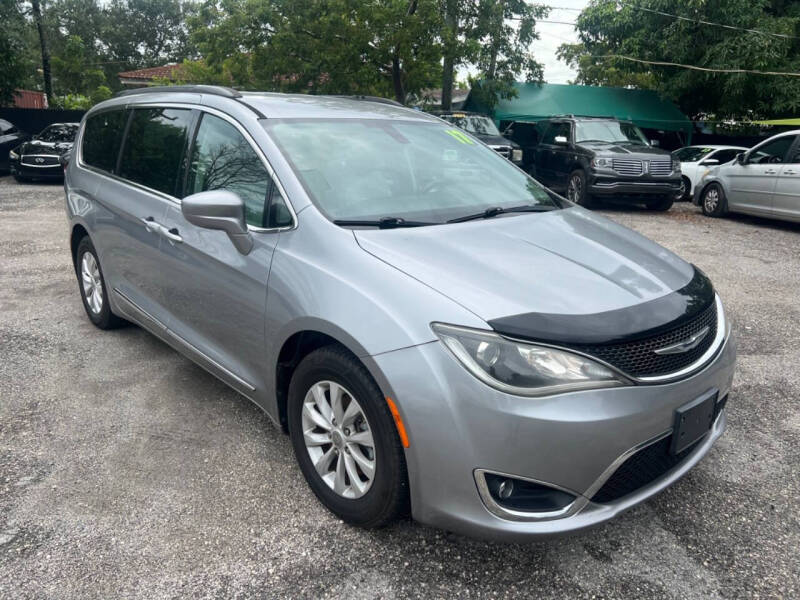 2017 Chrysler Pacifica Touring Plus