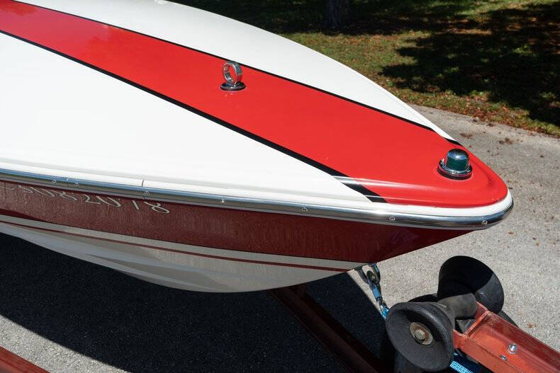1994 Donzi Marine Classic 22