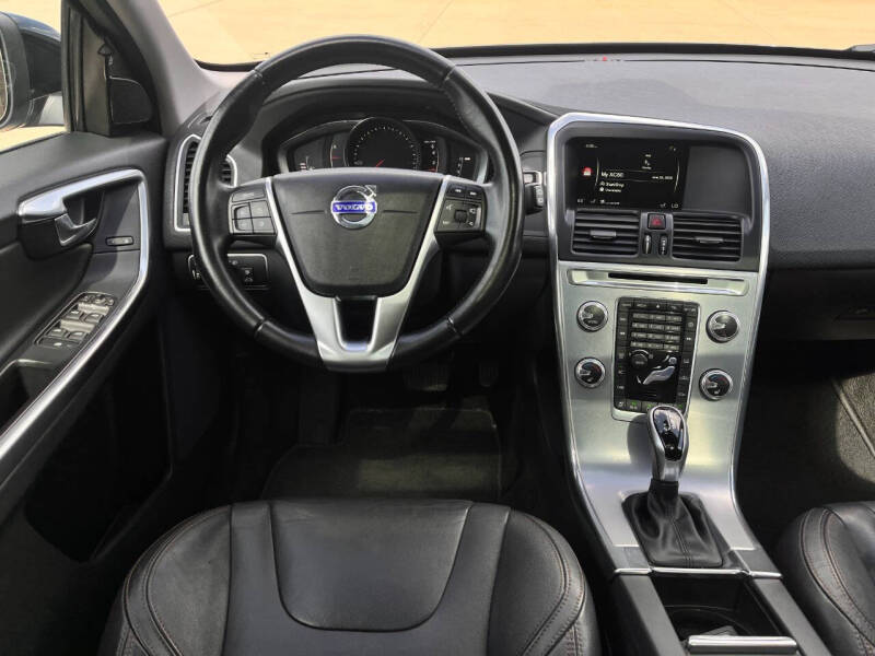2017 Volvo XC60 T5 Dynamic