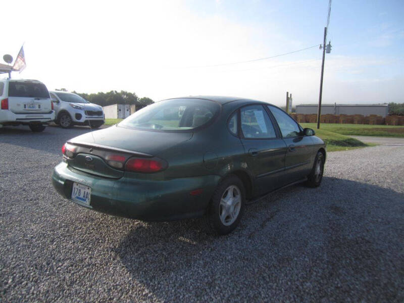 1999 Ford Taurus SE