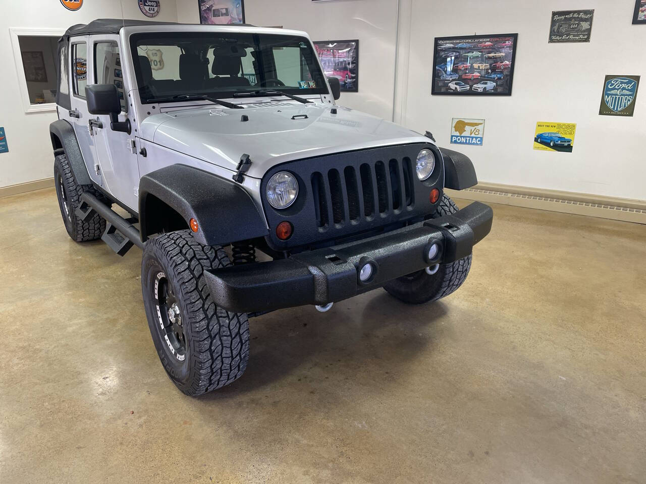 2011 Jeep Wrangler Unlimited 2