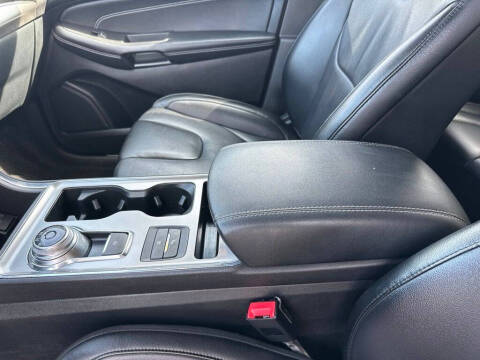 2022 Ford Edge Titanium