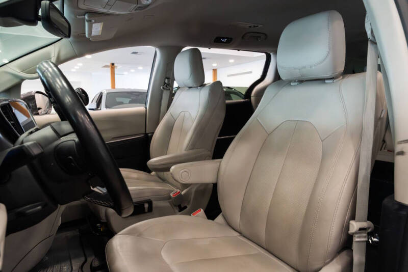 2021 Chrysler Pacifica Touring L