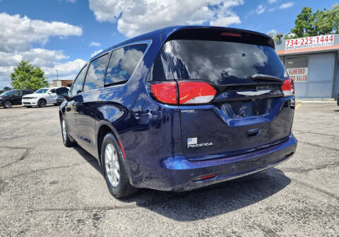 2017 Chrysler Pacifica Touring