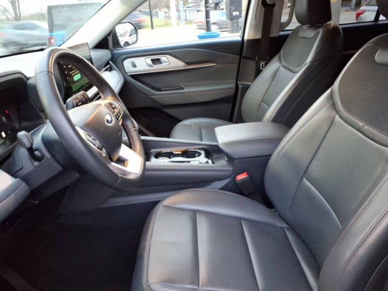 2025 Ford Explorer Active