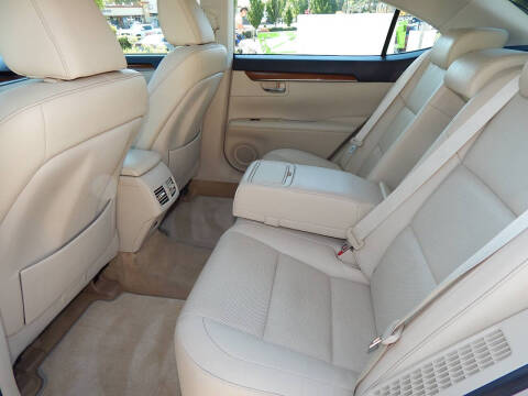 2013 Lexus ES 300h