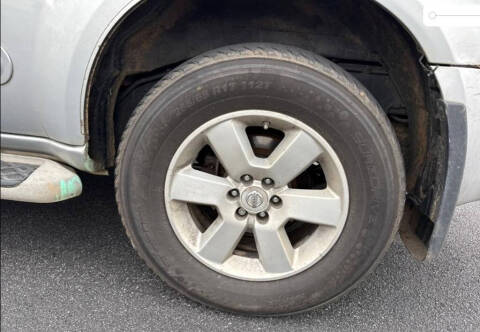 2011 Nissan Pathfinder LE