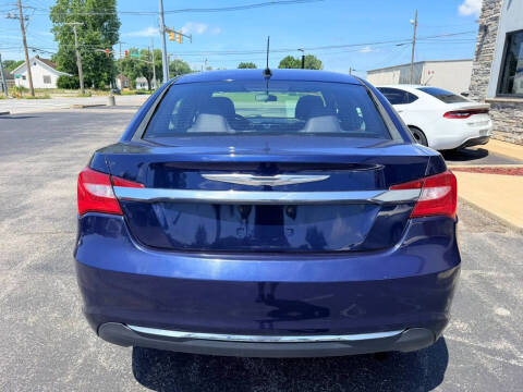 2014 Chrysler 200 LX