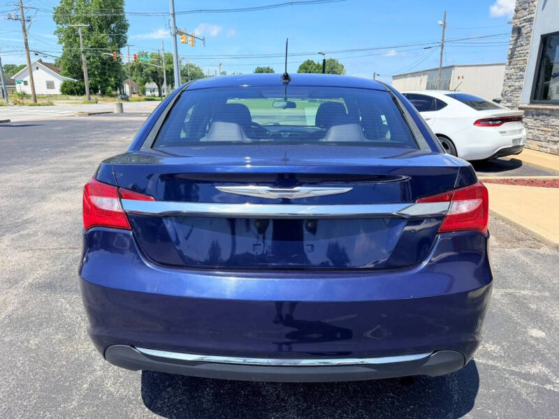 2014 Chrysler 200 LX