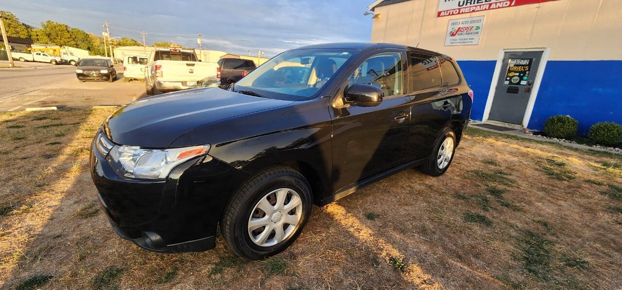 2014 Mitsubishi Outlander for sale at URIEL's AUTOMOTIVE LLC in Middletown, OH