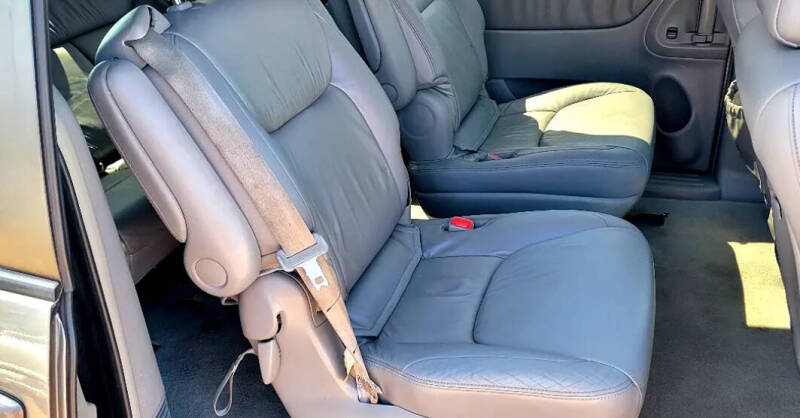 2004 Toyota Sienna XLE Limited 7 Passenger