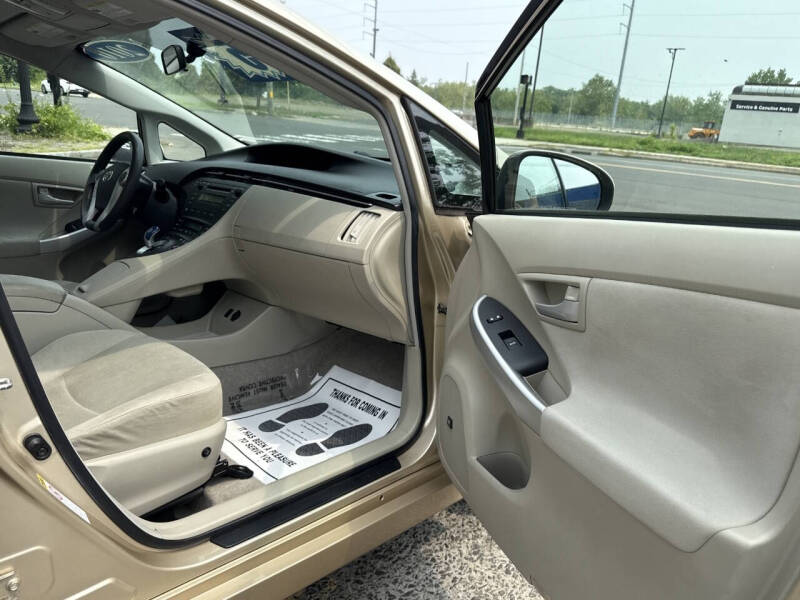 2010 Toyota Prius III