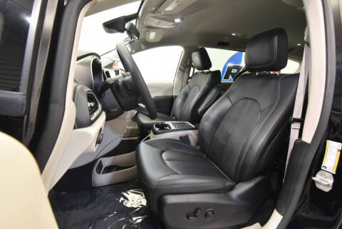 2024 Chrysler Pacifica Plug-In Hybrid Select
