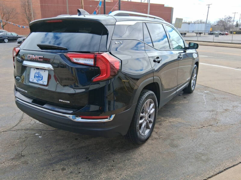 2024 GMC Terrain SLT
