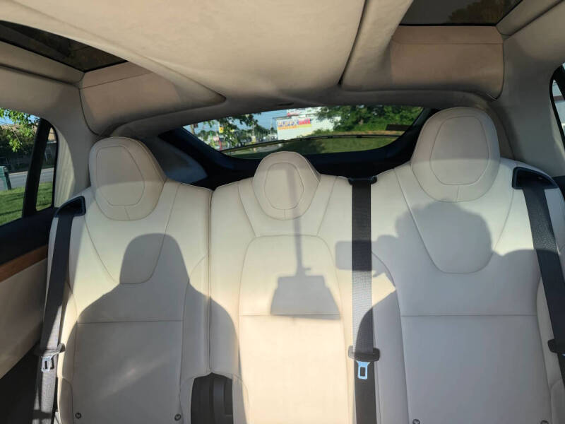 2019 Tesla Model X Standard Range