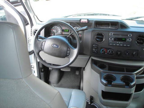 2014 Ford E-Series E-350 SD