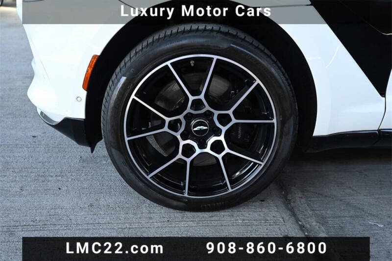 2021 Aston Martin DBX