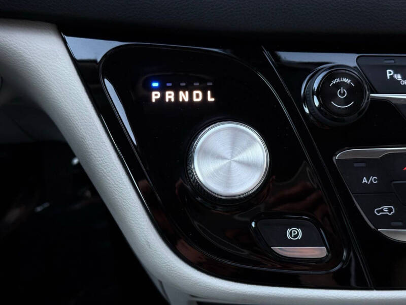 2018 Chrysler Pacifica Hybrid Touring Plus