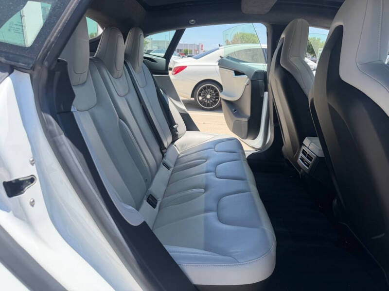 2016 Tesla Model S 90D