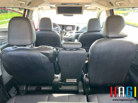 2017 Toyota Sienna SE 8-Passenger