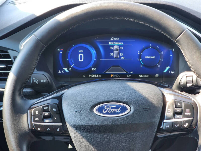 2022 Ford Escape Titanium