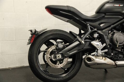 2023 Triumph TRIDENT 66