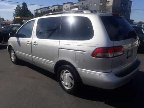 2003 Toyota Sienna LE