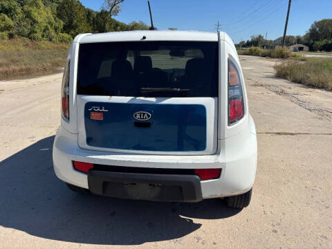 2011 Kia Soul +