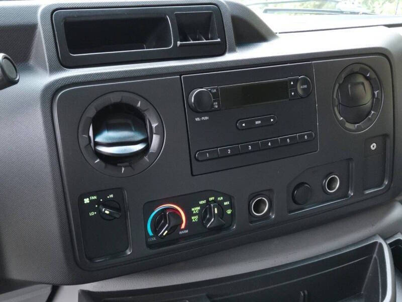 2015 Ford E-Series E-350 SD